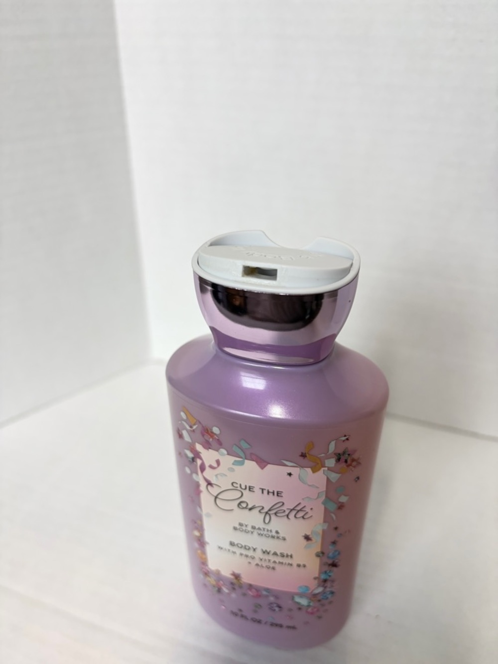 New Bath & Body Works Cue the Confetti Body Wash 10 oz Blackberry Aloe Vitamin - Picture 5 of 5